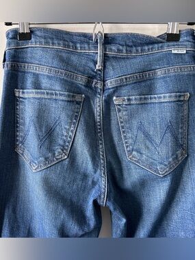 MOTHER Size 24 High Waisted Rascal Slice Hem Med Blue Denim Jeans Right of Pass